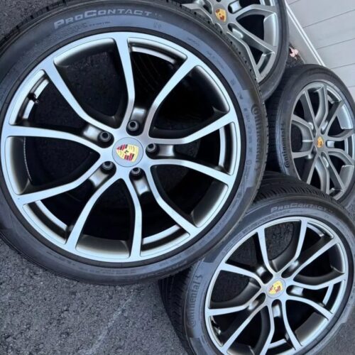 Platinum satin 2023 Porsche Cayenne GTS