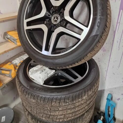 Genuine 21″ Mercedes AMG wheels