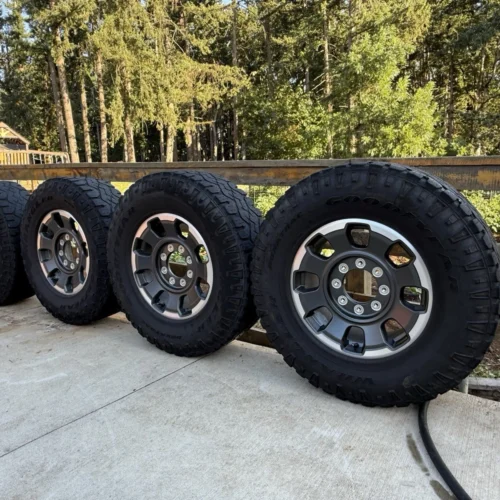 Ford F250 F250 Super Duty Tremor 18” OEM Machined Gun Metal Wheels and Tires